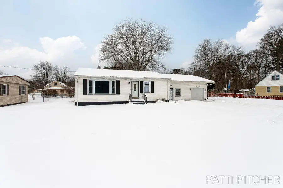 2117 Columbus Avenue, Norton Shores, MI 49441 - #2
