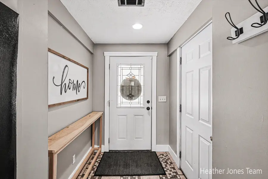 263 Cedar Street Ne, Cedar Springs, MI 49319 - #3