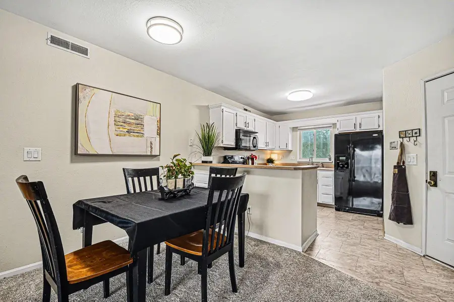 3392 Devonwood Hills Ne #F, Grand Rapids, MI 49525 - #3