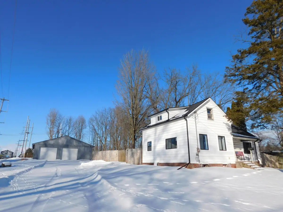 462 W Main Street, Grand Ledge, MI 48837 - #1