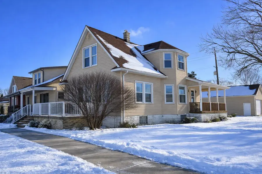 561 Poplar Street, Wyandotte, MI 48192 - #2