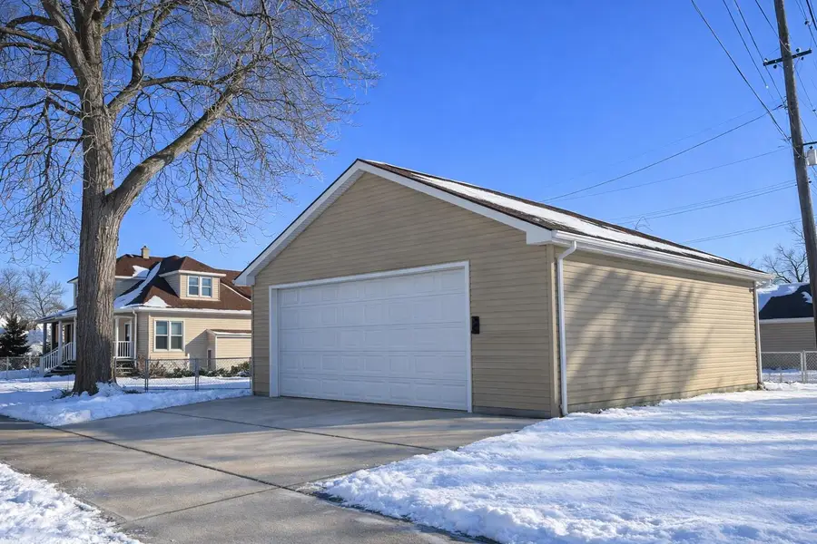 561 Poplar Street, Wyandotte, MI 48192 - #3