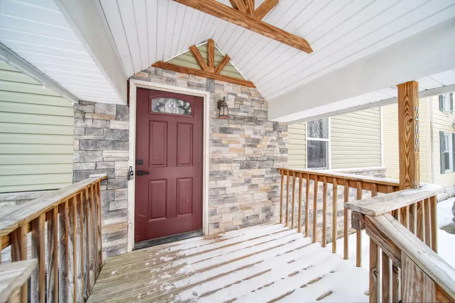 209 N Pleasant Street, Jackson, MI 49202 - Image #2