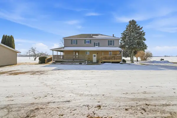 15960 Kenowa Avenue, Kent City, MI 49330