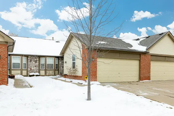 1877 N Kenwyck Drive, Ypsilanti, MI 48198