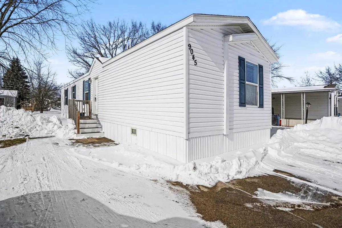 9045 4 Winds Lane W, West Olive, MI 49460 - #1