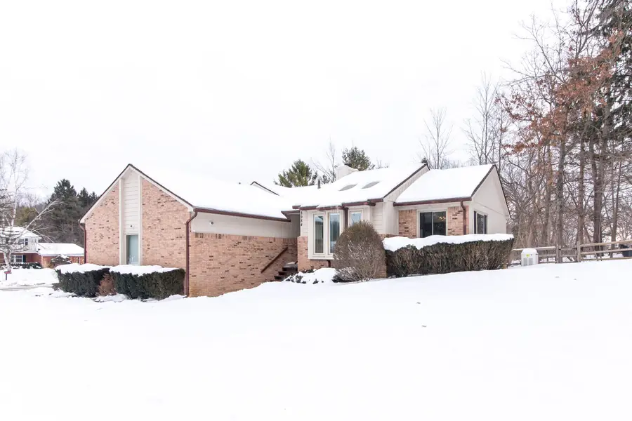 8984 S Christine Drive, Brighton, MI 48114 - #2