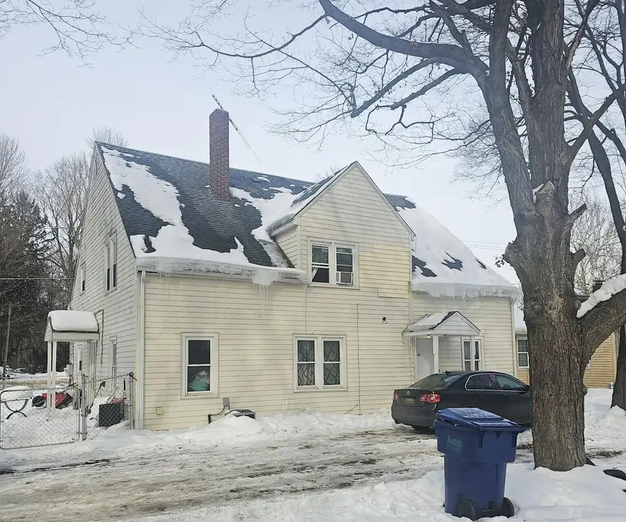 1636 E Britain Avenue, Benton Harbor, MI 49022 - #3