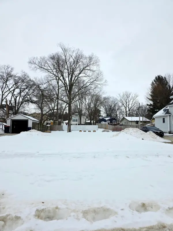 136 E 19th Street, Holland, MI 49423