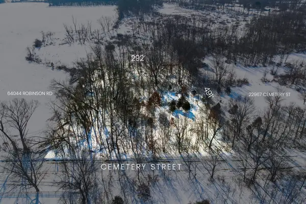 VL Cemetery Street, Cassopolis, MI 49031