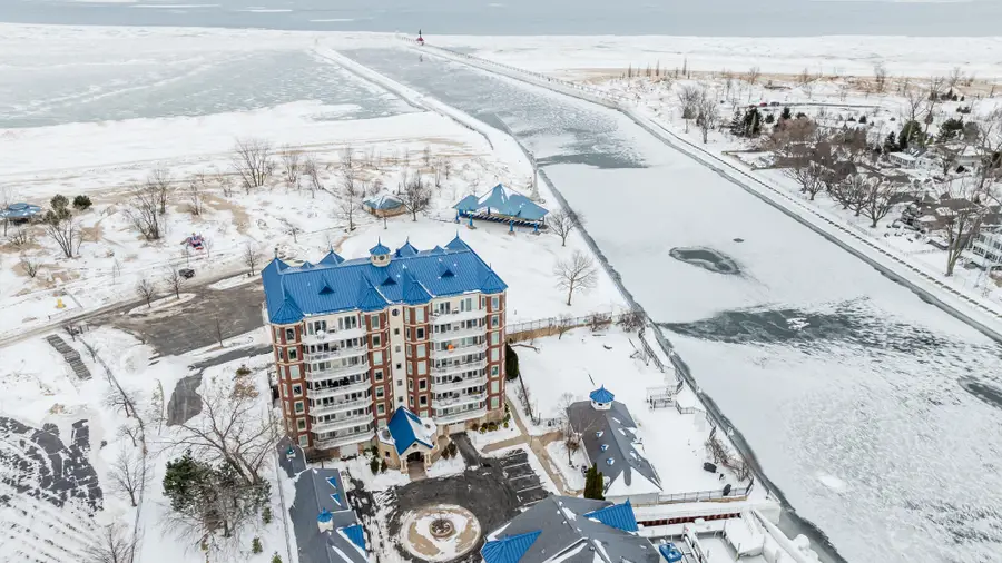 200 Lake Street #3B, Saint Joseph, MI 49085 - #2