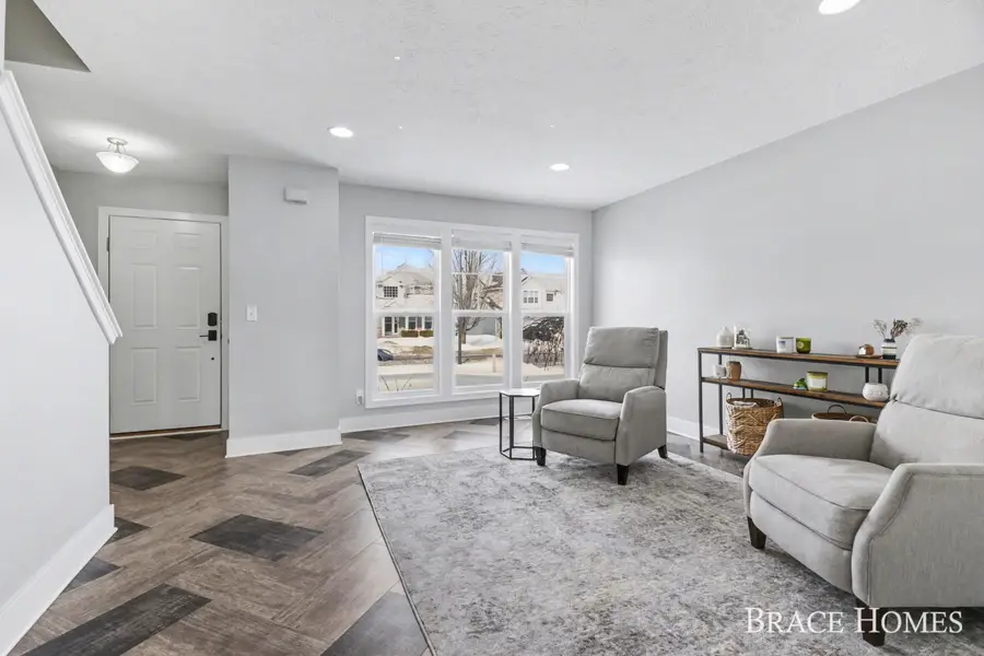 8540 Twin Lakes Drive, Jenison, MI 49428 - #2