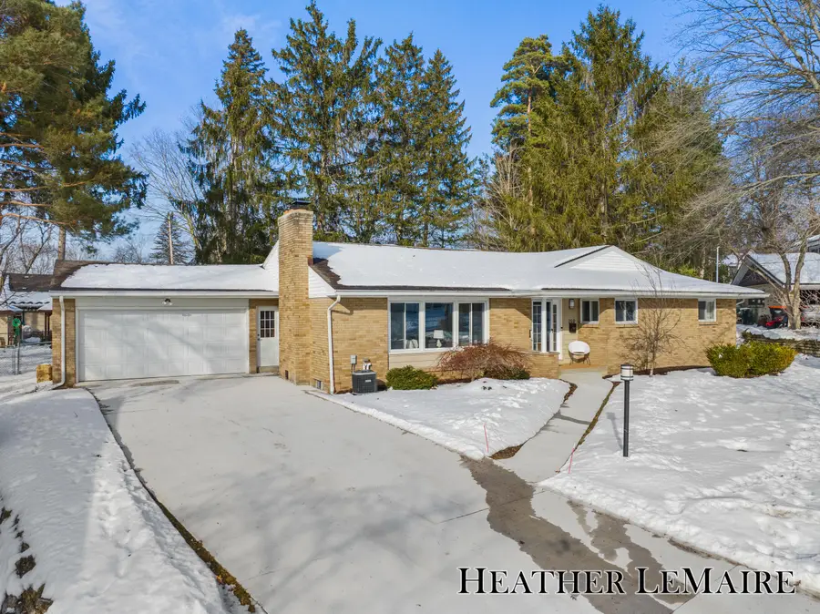 159 Louise Street Ne, Rockford, MI 49341 - #3