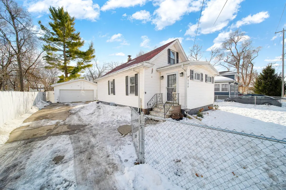 509 E Bird Street, Jackson, MI 49203 - #1