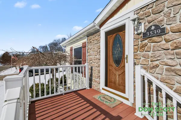 3539 Cloverfield Drive, Cedar Springs, MI 49319