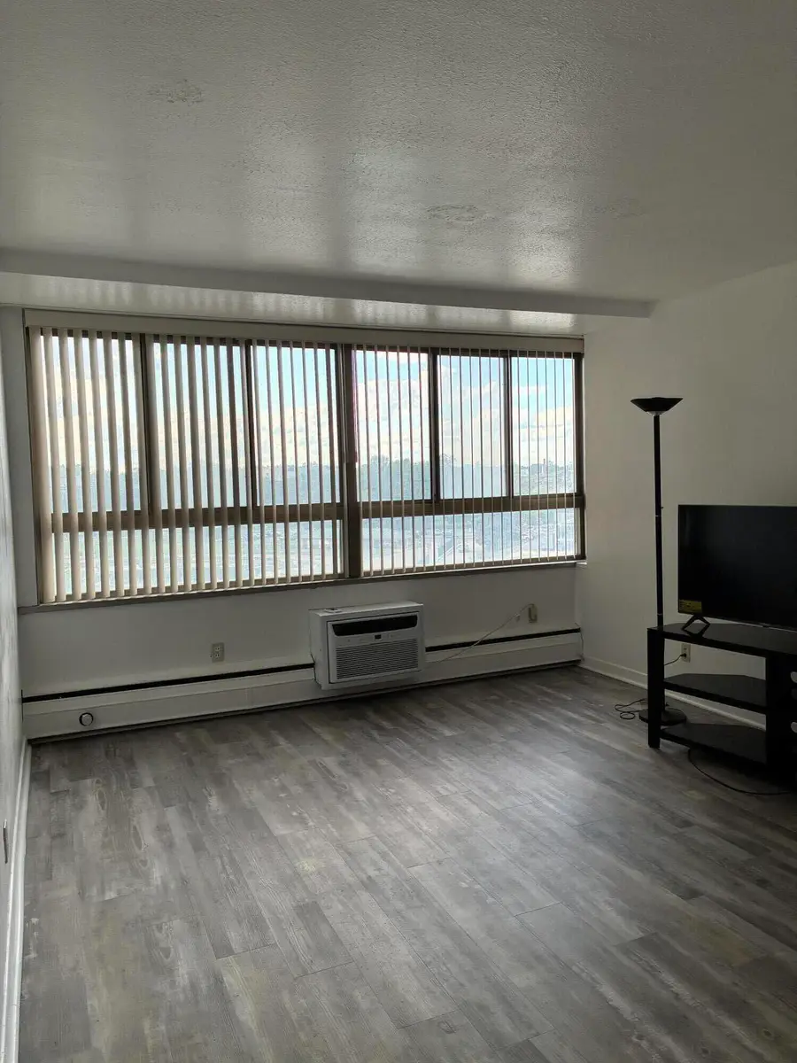 8900 E Jefferson Avenue #632, Detroit, MI 48214 - #2