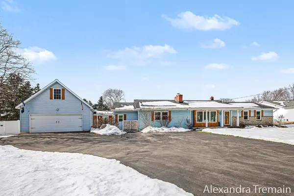 6325 8th Avenue Sw, Grandville, MI 49418