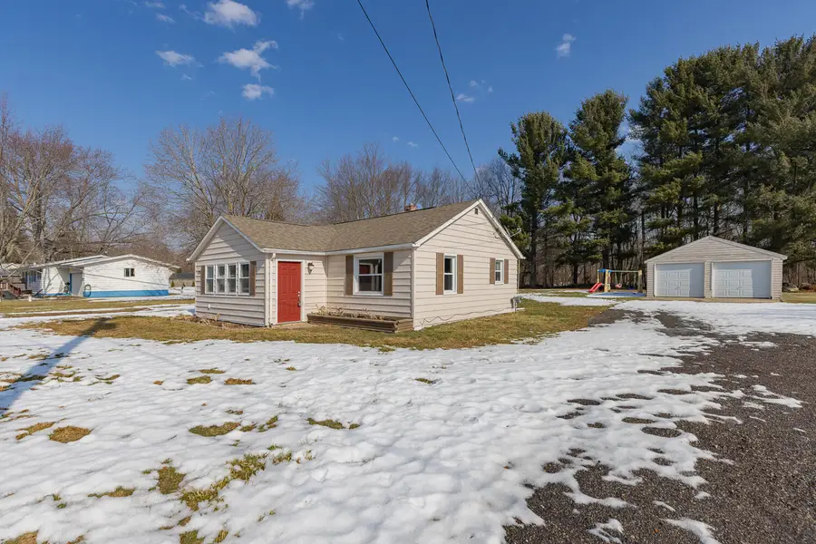 125 Edgewater Drive, Michigan Center, MI 49254 - #3