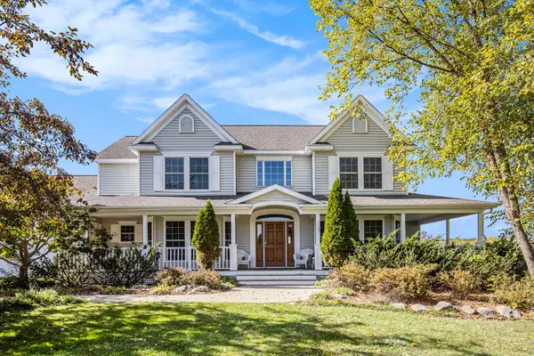 9975 Young Avenue Ne, Rockford, MI 49341