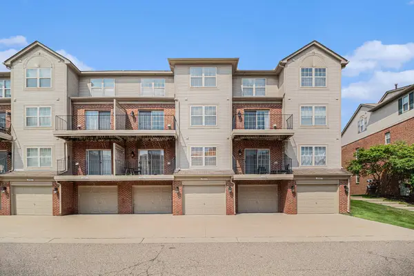 39459 Springwater Drive, Northville, MI 48168