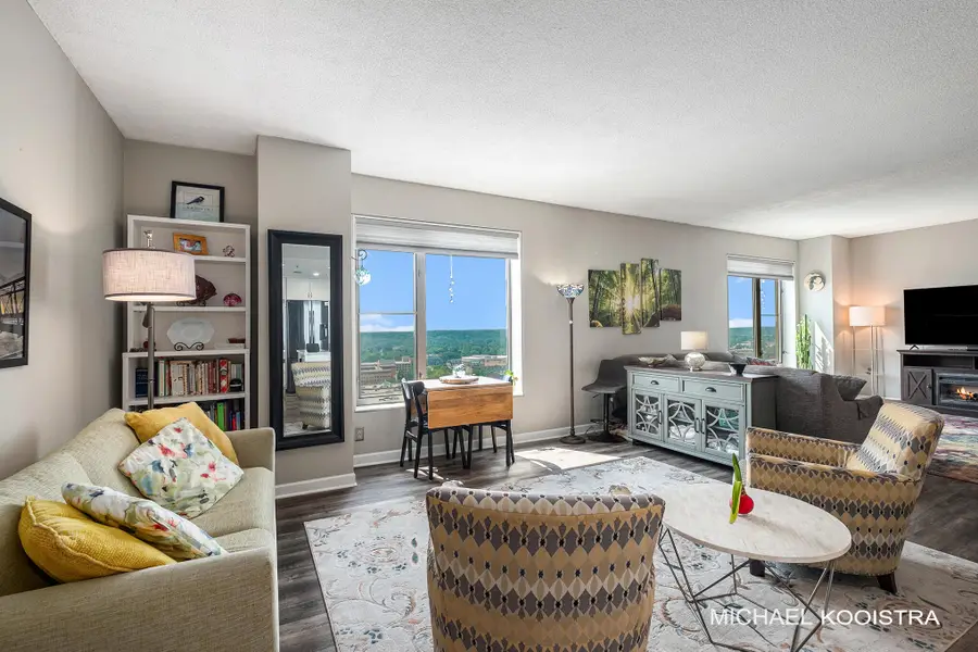 79 Campau Circle Nw, Grand Rapids, MI 49503 - #2