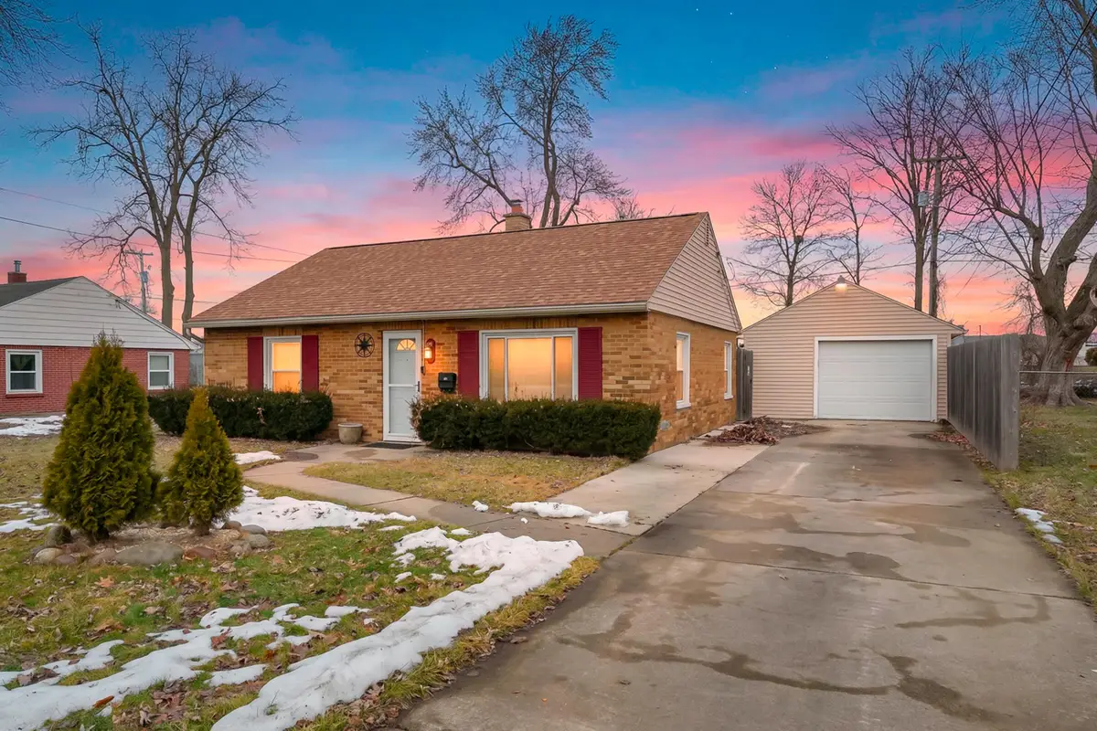 594 Waweenork Drive, Battle Creek, MI 49015 - #1