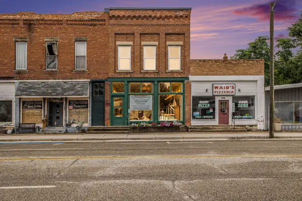 207 Main Street, Tekonsha, MI 49092