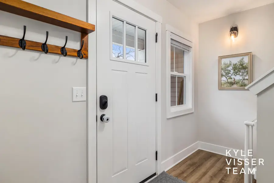 2649 Dean Lake Avenue Ne, Grand Rapids, MI 49505 - #2