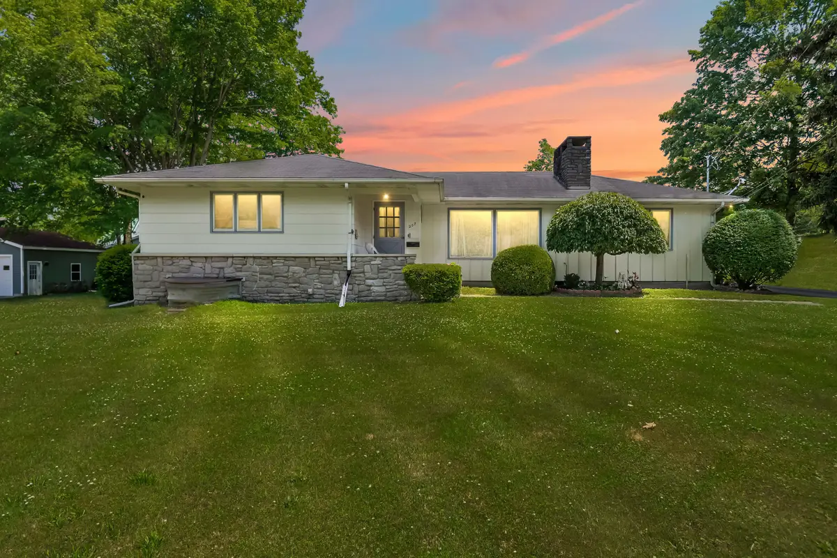 207 Maumee Street, Jonesville, MI 49250 - #1