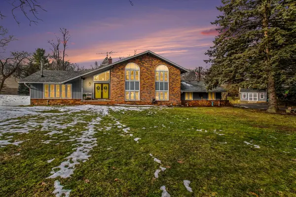 5060 Glenway Drive, Brighton, MI 48116