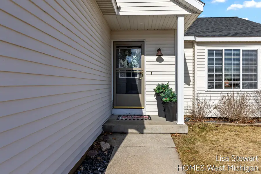 206 Pine Meadow Drive, Belding, MI 48809 - #2