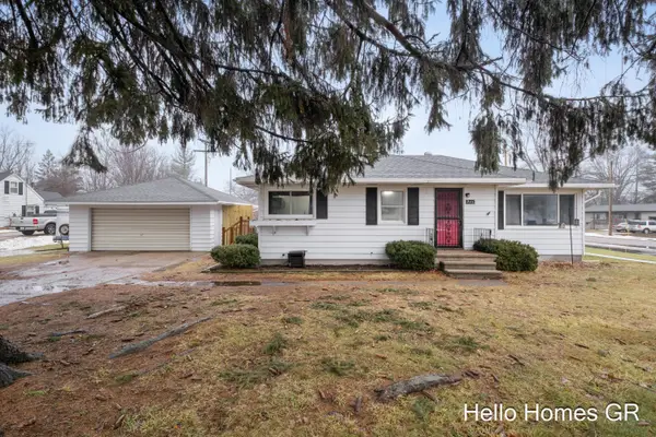 243 E Muskegon Street Ne, Cedar Springs, MI 49319