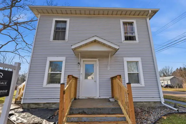 719 N Clinton Avenue, St. Johns, MI 48879