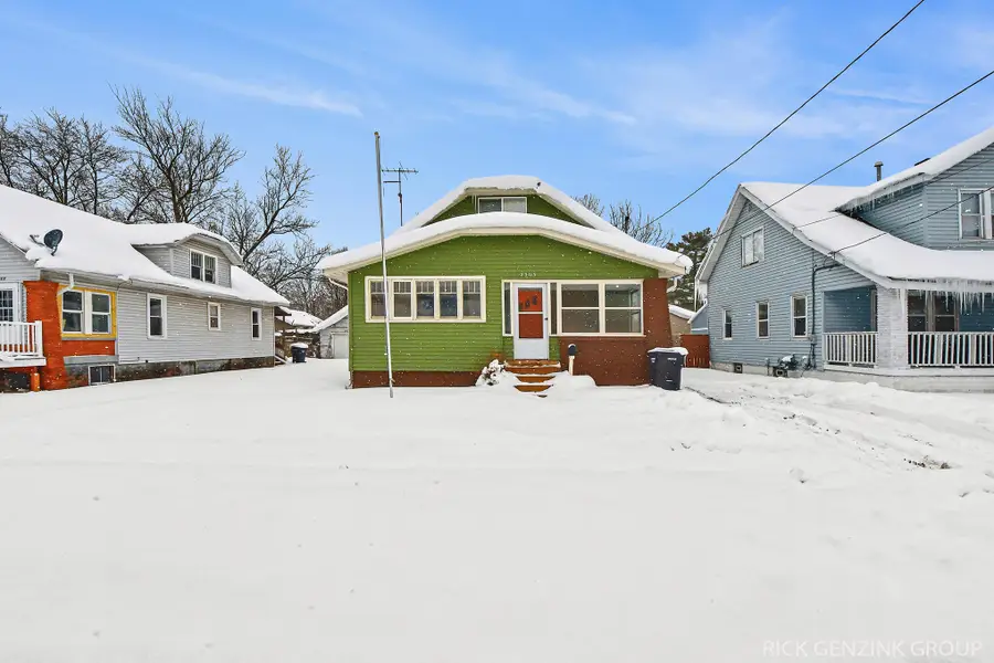 2303 Beverly Avenue Sw, Wyoming, MI 49519 - #3