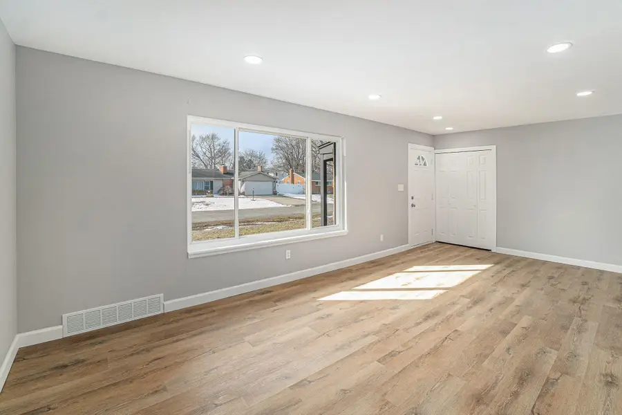 1916 Hollingsworth Drive, Commerce Township, MI 48390 - #2