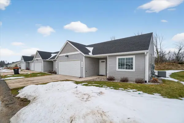 1069 Sunnyside Drive, Wayland, MI 49348