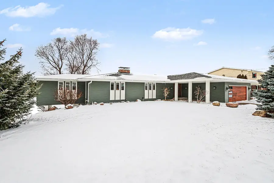 1134 S Lakeside Drive S, Battle Creek, MI 49015 - #3