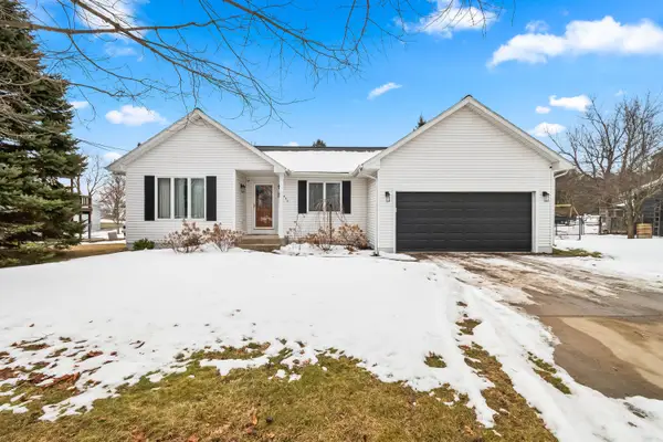 493 Salem Drive, Jonesville, MI 49250