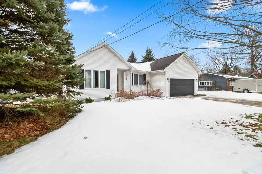 493 Salem Drive, Jonesville, MI 49250 - #2