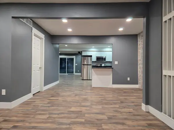 114 W Berry Avenue, Lansing, MI 48910