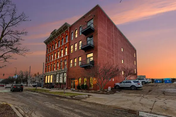 801 NW Monroe Avenue Nw #105, Grand Rapids, MI 49503