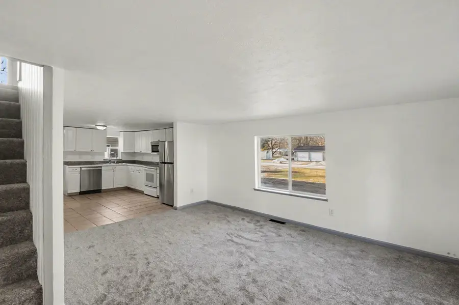 172 W Barton Street, Newaygo, MI 49337 - #2