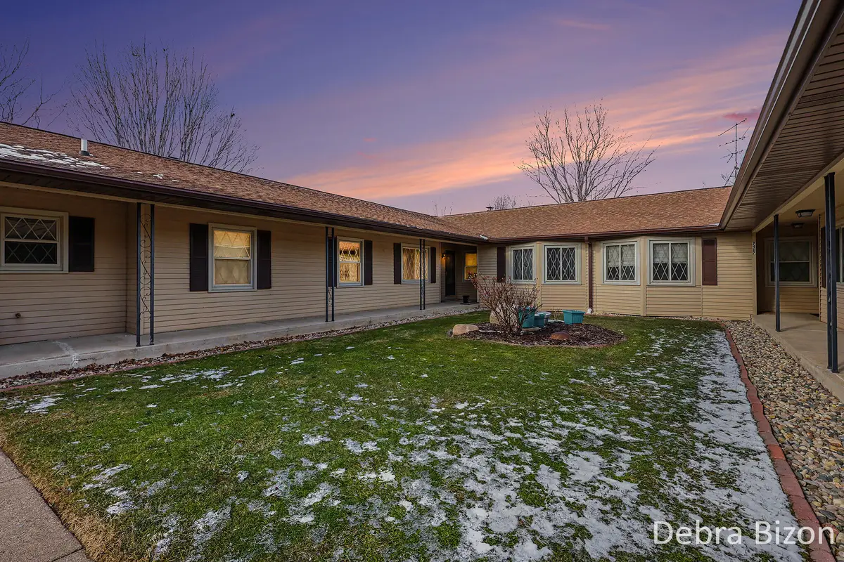 7425 Pinegrove Drive, Jenison, MI 49428 - #1