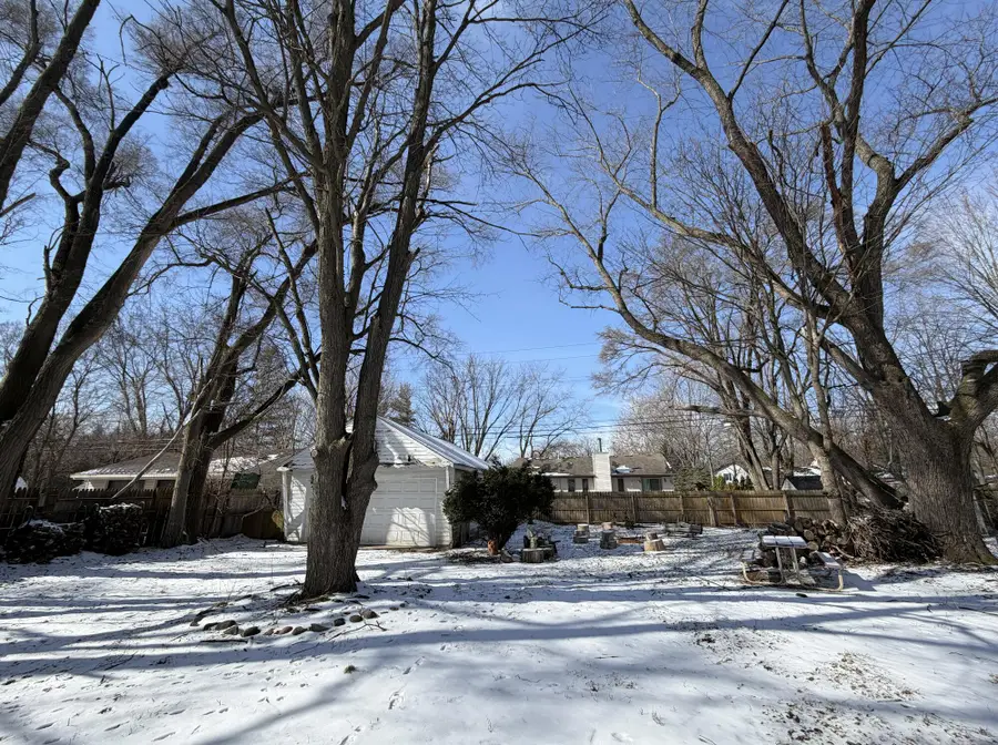 2420 Emmons Avenue, Rochester Hills, MI 48307 - #2