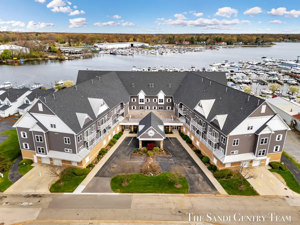 917 W Savidge Street #1, Spring Lake, MI 49456 - #1