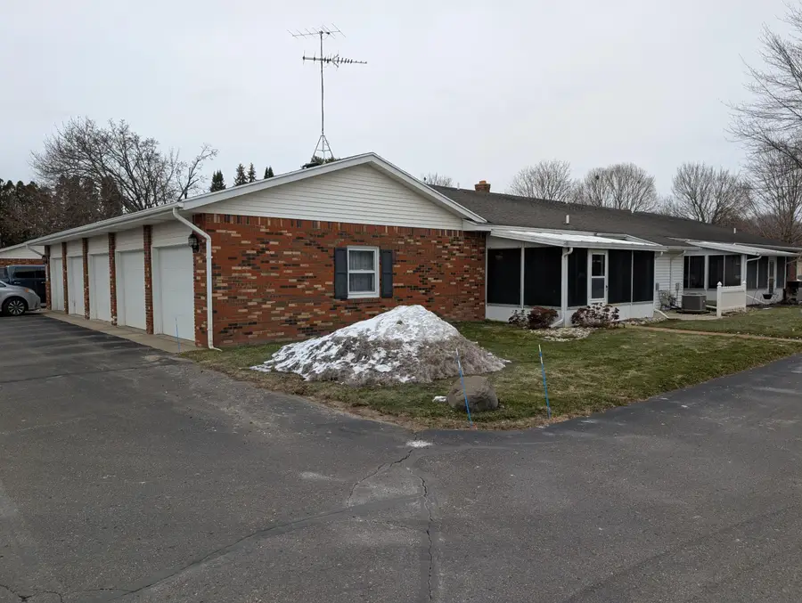 7341 Pinegrove Drive, Jenison, MI 49428 - #2