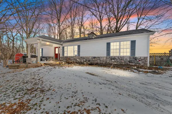 519 Crest Lane, Jonesville, MI 49250