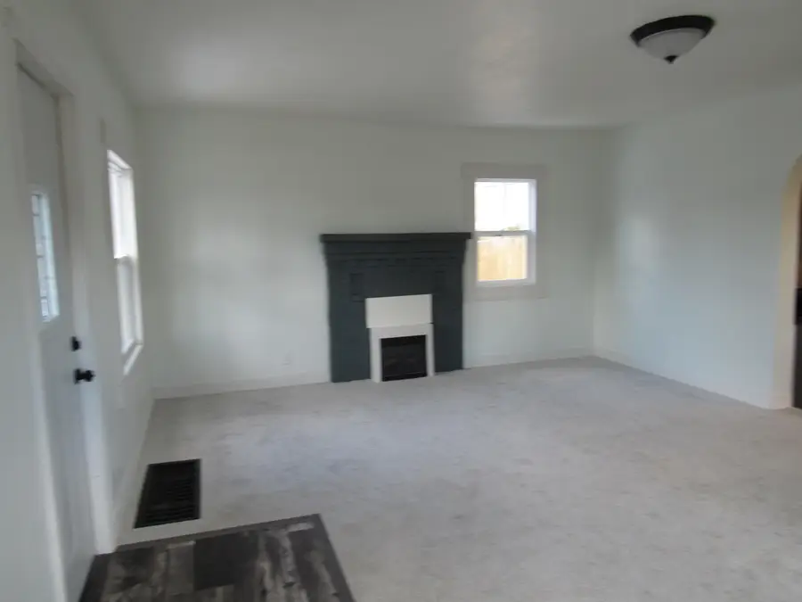 226 Pleasant Street, Mendon, MI 49072 - #3