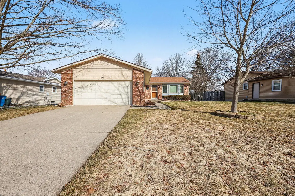 4475 Sutton Place Sw, Grandville, MI 49418 - #1