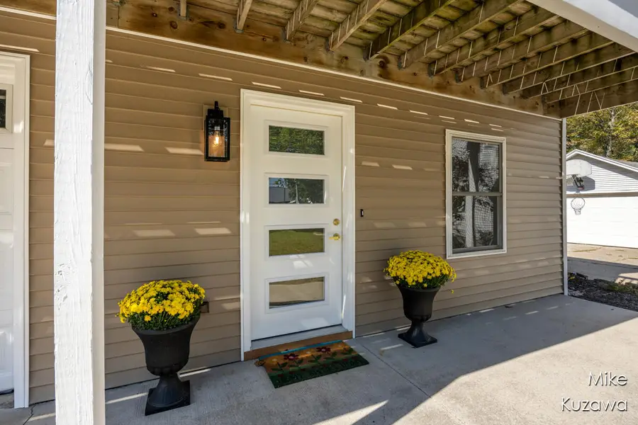 517 Pine Street, Spring Lake, MI 49456 - #3